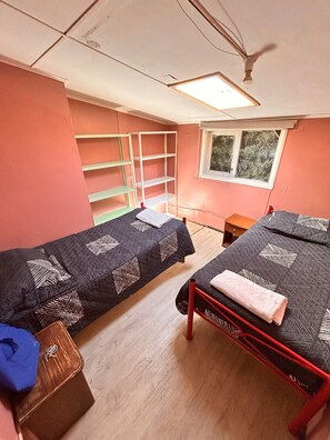 Basic Twin Room | Blackout drapes, free WiFi - Casa Piwke (Coyhaique)