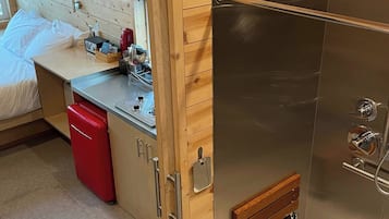 Suihku, pyyhkeet, saippua, sampoo