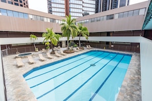 Pool - Spacious Downtown Executive Retreat | Free Parking (Honolulu)