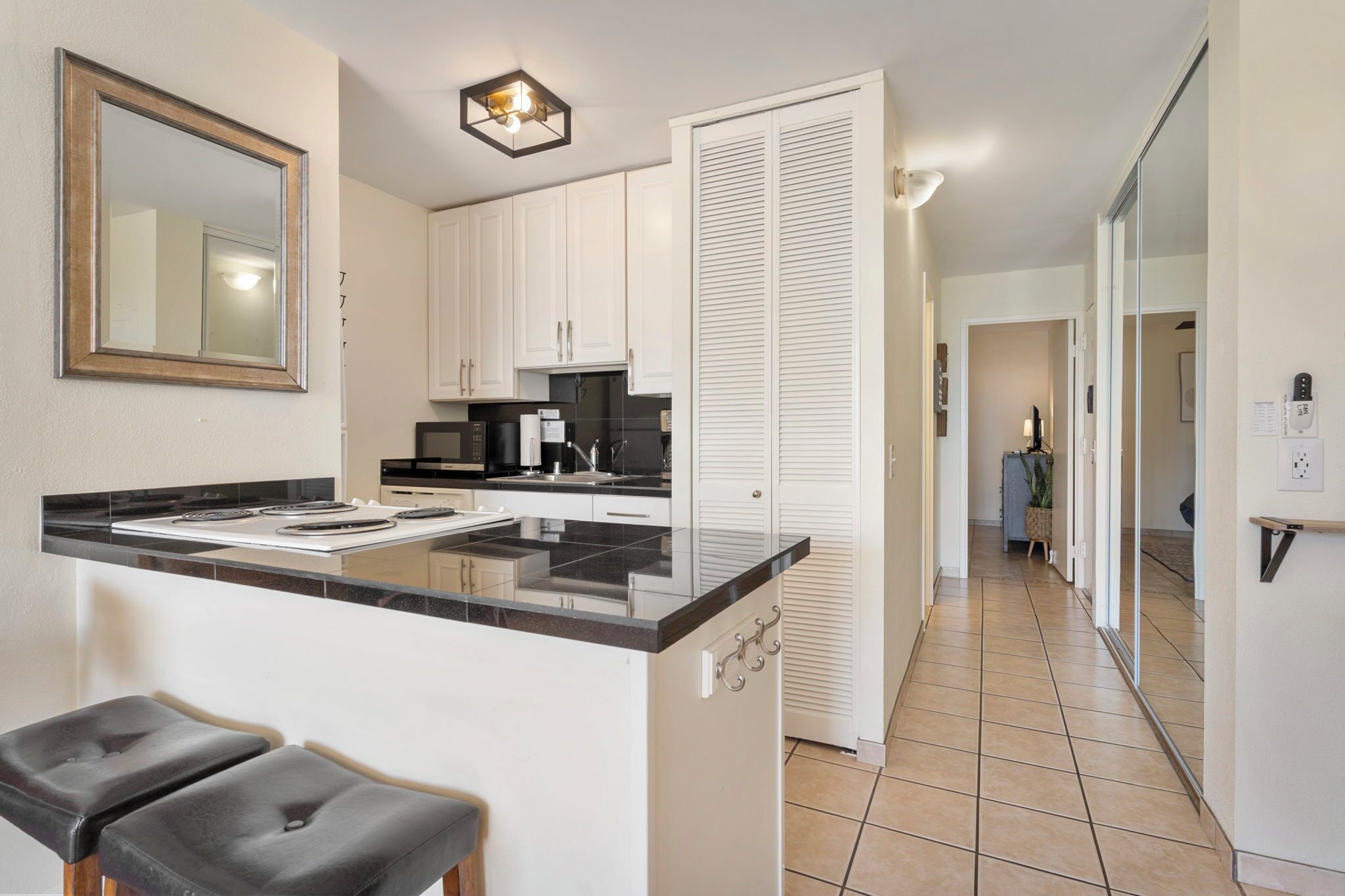 Coffee/tea maker, fridge, microwave, oven