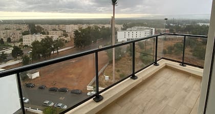 Spacious 3-bedroom apartment in gorgeous Prestigia Residence with WiFi, AC