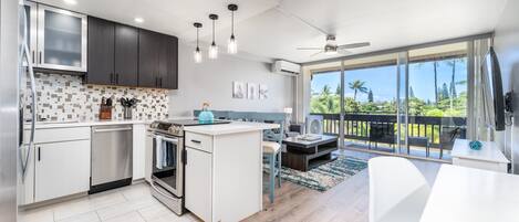 ثلاجة، ميكروويف، فرن، موقد طهي مسطح