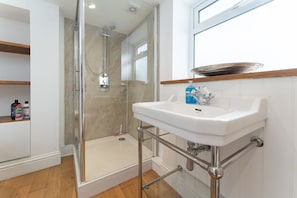 House | 3 bedrooms, Internet