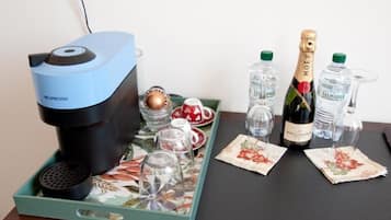 Kaffee und/oder Kaffeemaschine