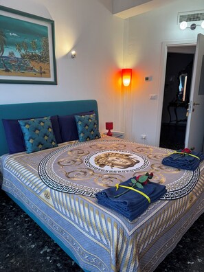 1 bedroom, in-room safe, desk, travel crib