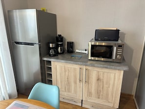 Fridge, microwave, oven, stovetop - Le Trident Face Mer (Courseulles-sur-Mer)