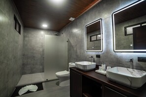 Hair dryer, towels, soap, shampoo - Valverde Glamping & Ecolodge (Colorado)