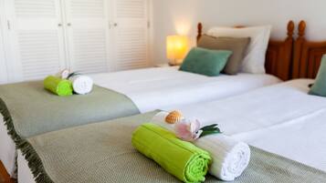 1 bedroom, free WiFi, bed sheets