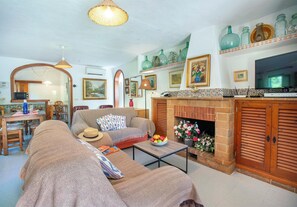 TV, DVD player - Can Piña - Two Bedroom Villa, Sleeps 4 (Mallorca)