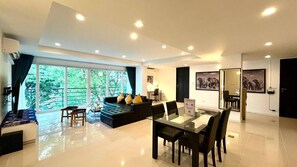 Apartamento, 2 habitaciones, accesible para personas con discapacidad, balcón | Sala de estar