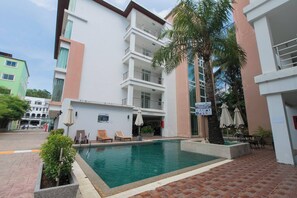 Appartement, 2 chambres, accessible aux personnes à mobilité réduite, balcon | Piscine | Piscine extérieure