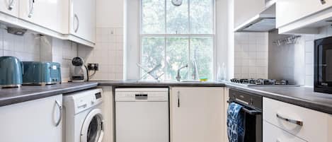Micro-ondas, fogão, cooktop, lava-louças