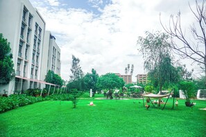 Property grounds - 20 mins from Jomo Kenyatta international airport Nairobi Kenya! Pet Friendly. (Nairobi)