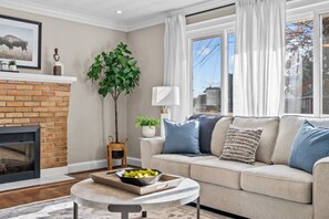 Smart TV - Relaxing 3BR River Stay • 8 Mins to Casino! (Portsmouth)