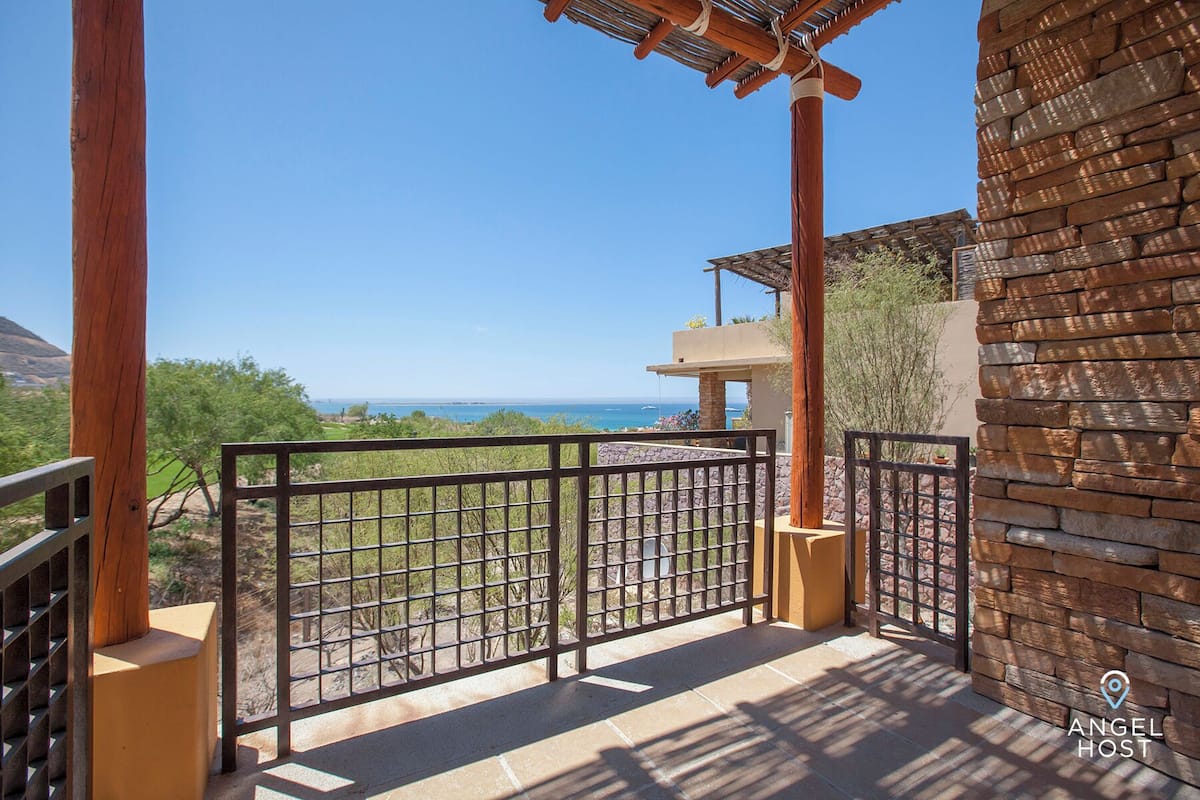 House, Ocean View | Balcony view