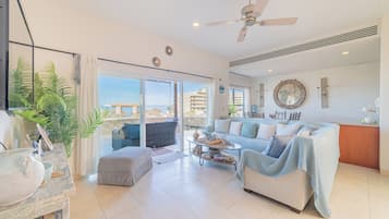 House, 3 Bedrooms, Ocean View | Living area