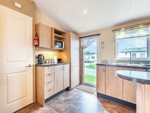 Private kitchen - 2 bedroom accommodation in Ilfracombe (Ilfracombe)