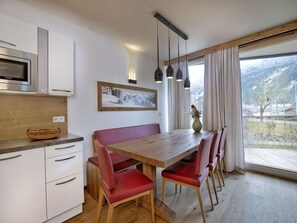 Apartment | Dining - Apartment in Neukirchen by Wildkogel Lift (Neukirchen am Grossvenediger)