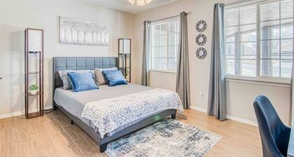 My Cozy Duplex “A” in the Heart of West Side.