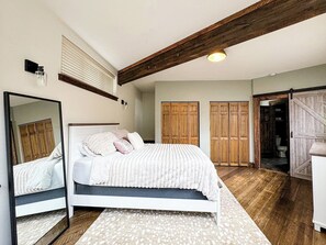 1 quarto, escrivaninha, ferros/tábuas de passar roupa, Wi-Fi