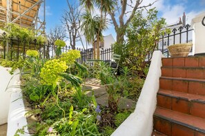 Apartment | 2 bedrooms, Internet - Host Stay Upper Rock Rest (Brighton)