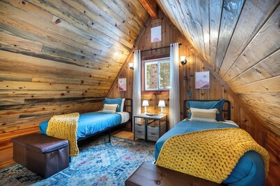 Peaceful Pines Retreat, Nature lover's paradise.