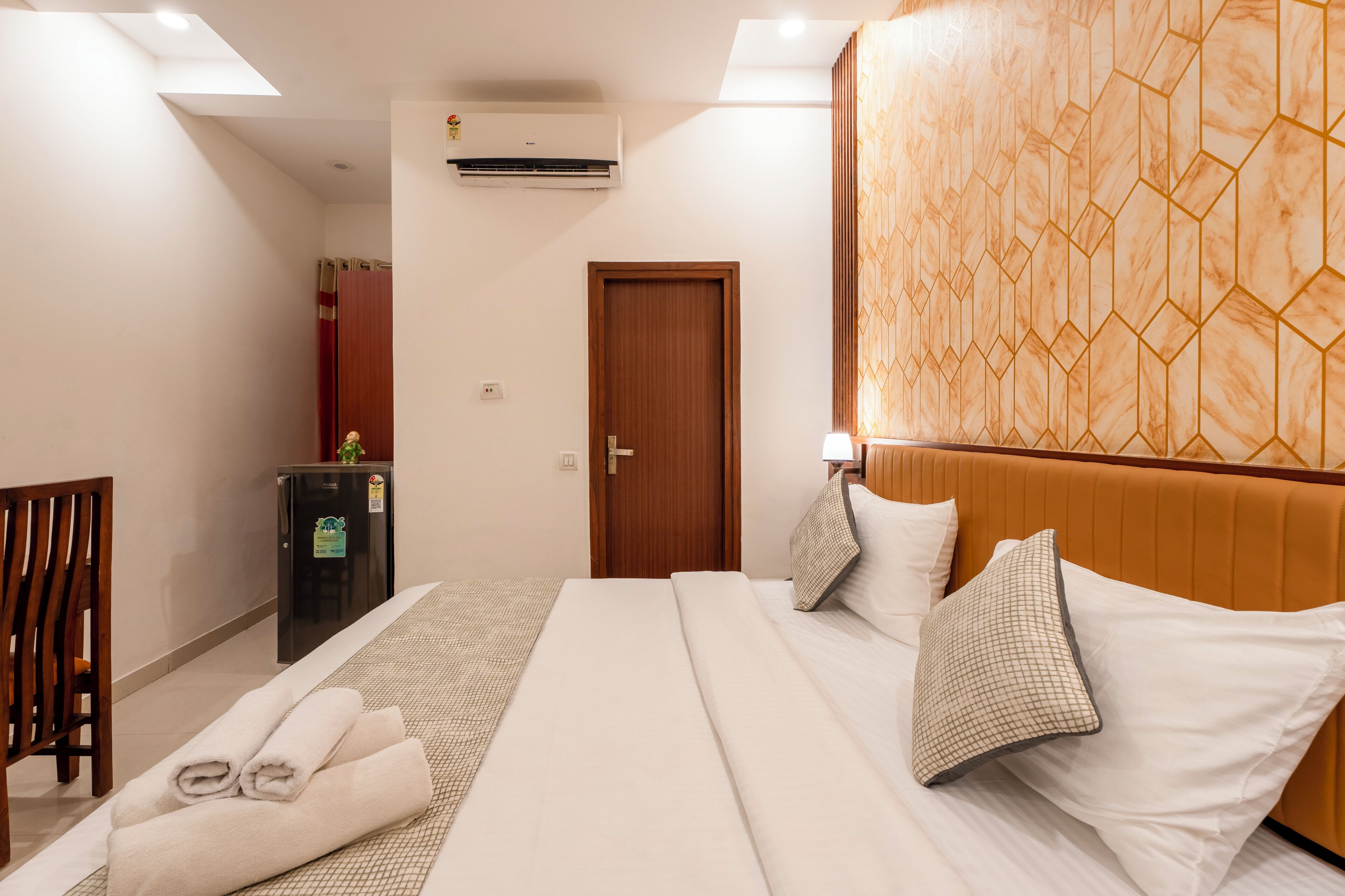 Deluxe Double Room | Premium bedding, down duvets, desk, laptop workspace