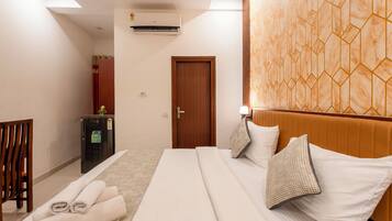 Deluxe Double Room | Premium bedding, down duvets, desk, laptop workspace