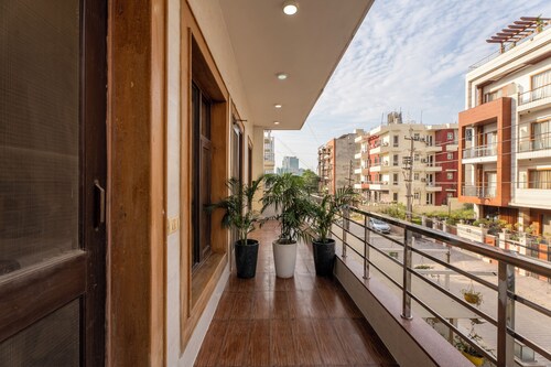 The Lodgers Hotel and Banquet Sector 38