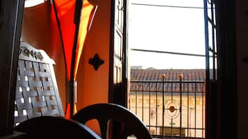 Classic-Apartment, 2 Schlafzimmer, Küche, Stadtblick | Balkon