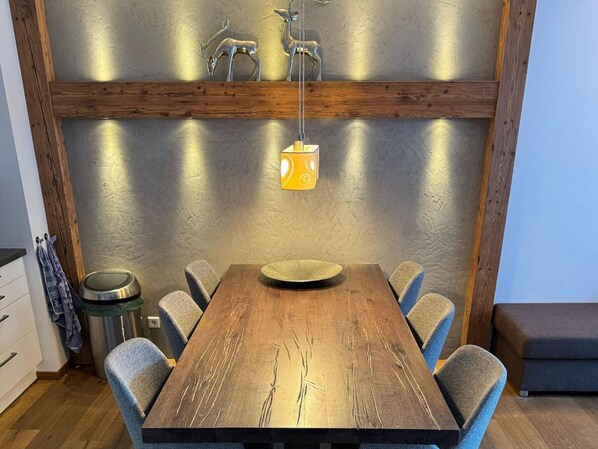 Apartment | Dining