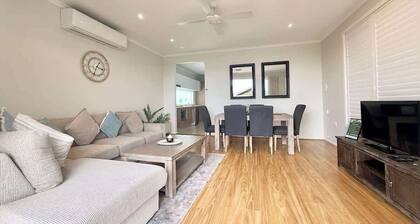Coastal Breeze at Caves Beach Villas