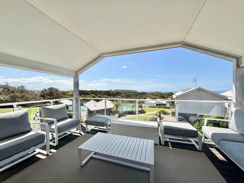 Bluewater Bliss at Caves Beach Villas