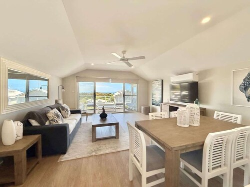 Bluewater Bliss at Caves Beach Villas