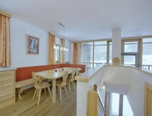 House | Dining