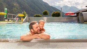 House | Pool