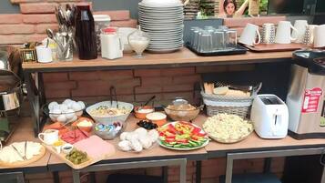 Tägliches inbegriffenes großes Frühstück