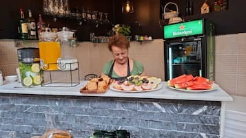 Tägliches inbegriffenes großes Frühstück