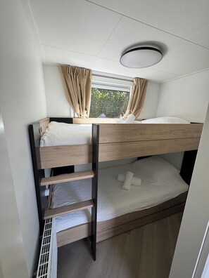3 Schlafzimmer, Reisekinderbett, kostenloses WLAN, Bettwäsche