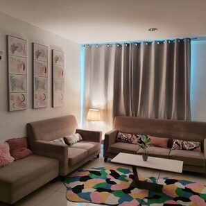 Living area - SetapakMall1200SF#8pax3B2R#Netflix#Unifi# (Kuala Lumpur)