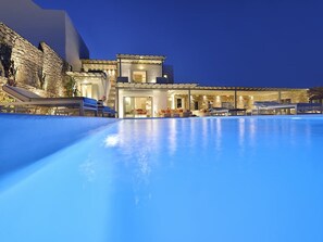 Villa | Pool