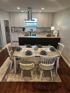 Dining - The Piano House, 613 S. Charles St, Bellville, Tx 77418 (Bellville)