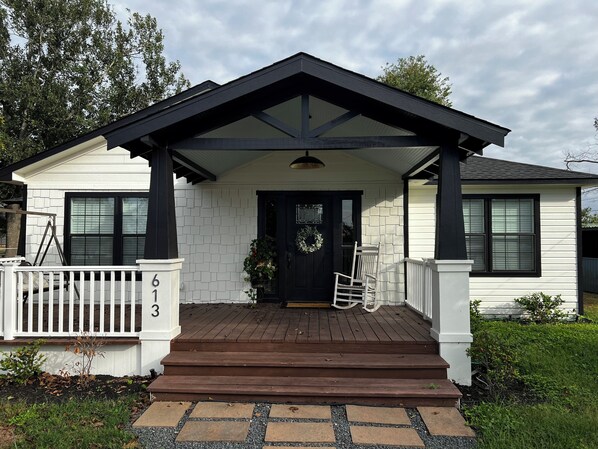 Exterior detail - The Piano House, 613 S. Charles St, Bellville, Tx 77418 (Bellville)