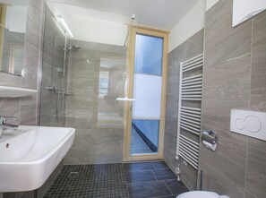 Apartment | Bathroom