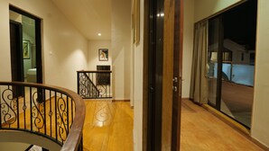 Uklassifisert bilde, 3 av 4, knapp