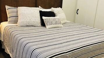 3 bedrooms, iron/ironing board, WiFi, bed sheets