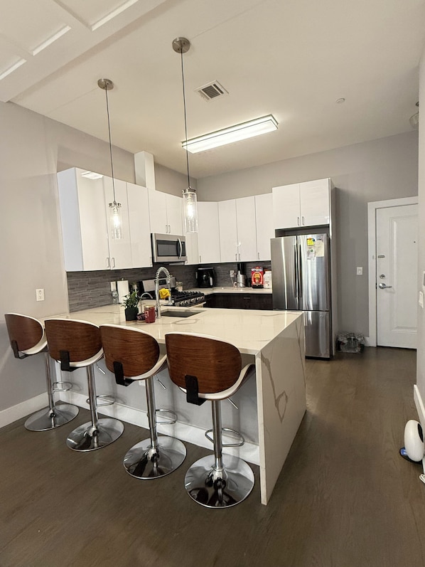 Micro-ondes, plaque de cuisson