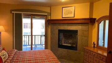 4 makuuhuonetta, silitysrauta/-lauta, ilmainen Wi-Fi, vuodevaatteet