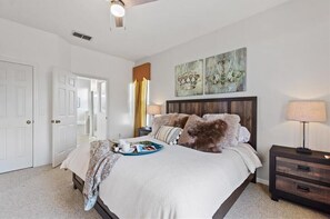 4 bedrooms, iron/ironing board, WiFi, bed sheets - 4BR Pool Villa with Spa, Near Disney - Gated Resort! (Kissimmee)