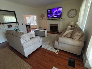 Living area - 13. King bed, sleeps 22, historic 5-bedroom house in  Albertville with WiFi, AC (Albertville)